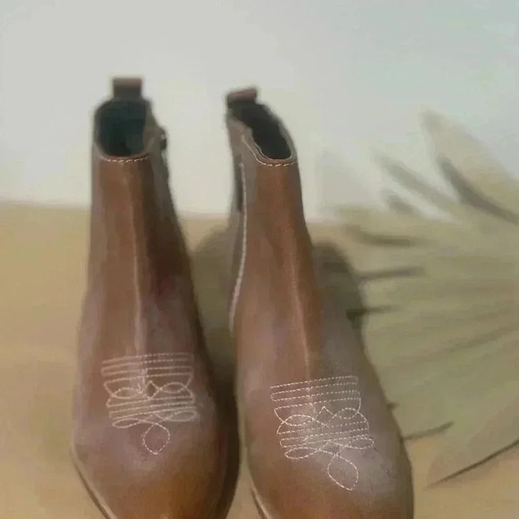ROAN AGGIE Bootie Size 7 NWOB - Picture 4 of 11
